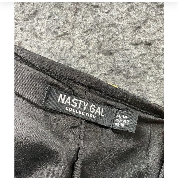 Black and Gold Starlight Dress with Balloon Sleeves from Nasty Gal - Picture 3 of 8